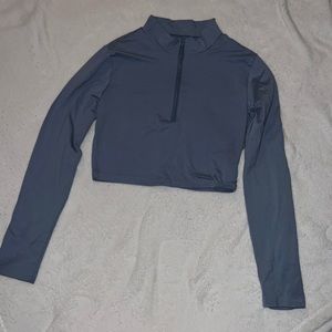 Crop top solid fitted shirt color blue, size medium
